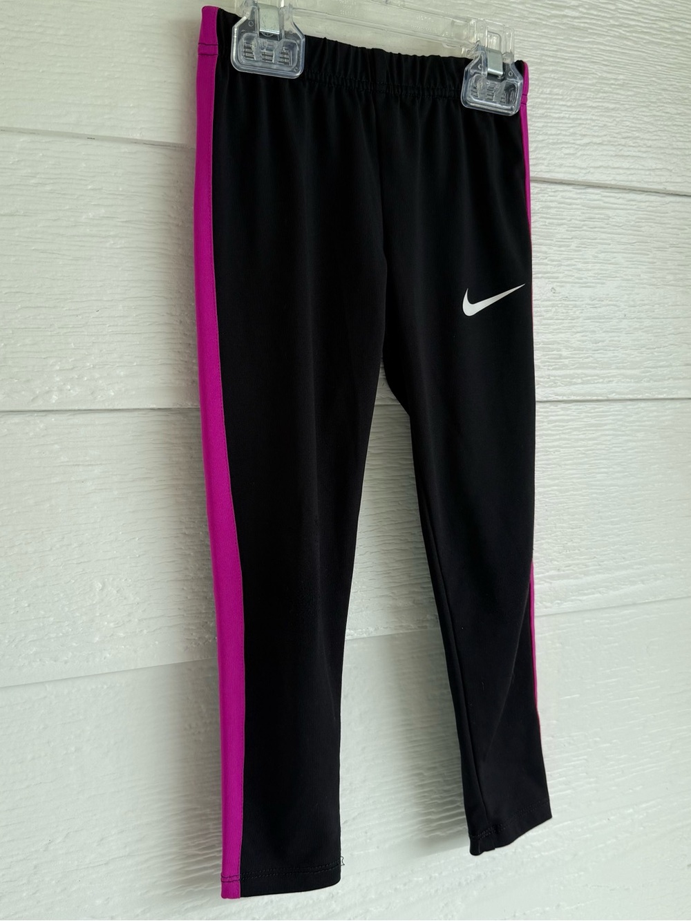 SET Nike Athletic Rainbow Logo Tee Black Pink Side Stripe Pants Girls Size 4-5 - Picture 10 of 15